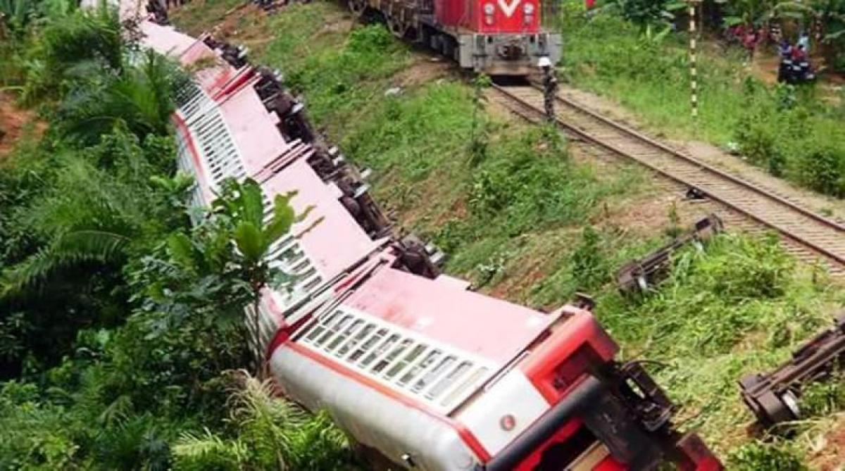 Cameroon train accident: 55 dead, 600 wounded